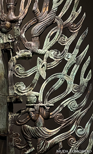 「凍雲篩雪図」